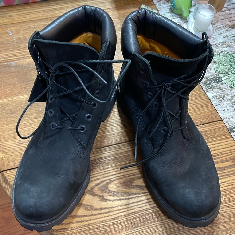 Timberland Black leather work boots not steel toe. Gently worn mens 8 400 gm